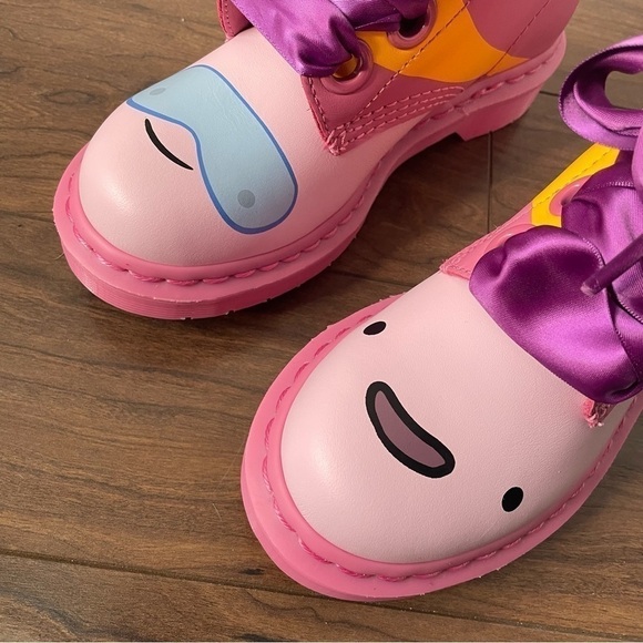 [5] Rare Dr.Martens Adventure Time The Bubblegum Princess Pink Combat Boot - Picture 2 of 15